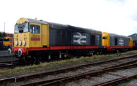 Railfreight Red Stripe 20118 with 20132