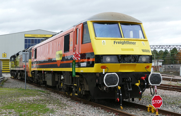 Freightliner 90009