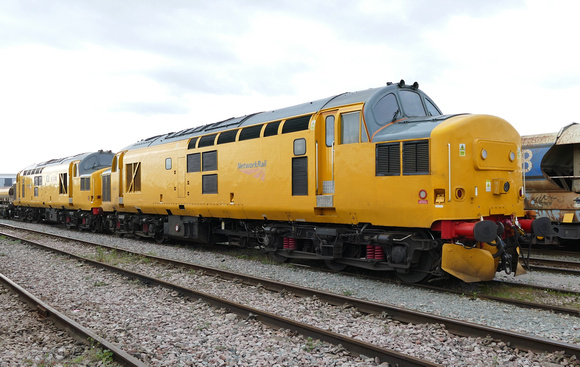 Network Rail 97303 with 97304