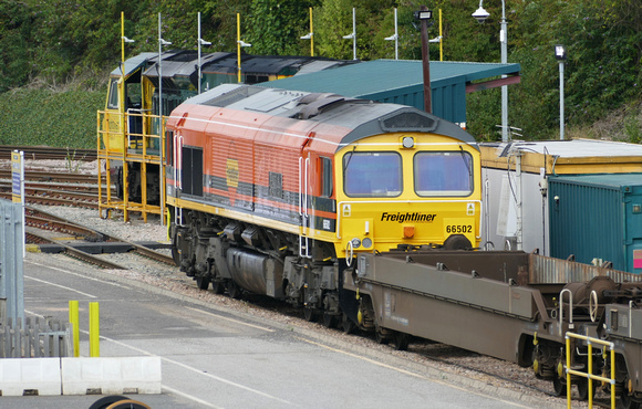 Freightliner 66502