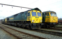 Freightliner 66568 and 86604