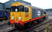 Railfreight Red Stripe 20118 with 37669