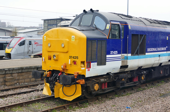 DRS Regional Railways 37425 with what is 'supposedly' progress, a new GA unit stabled up.