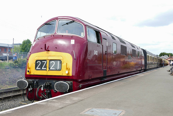 Maroon Class 42 D821