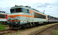 SNCF type 07, 407366 leads a line of stored electrics