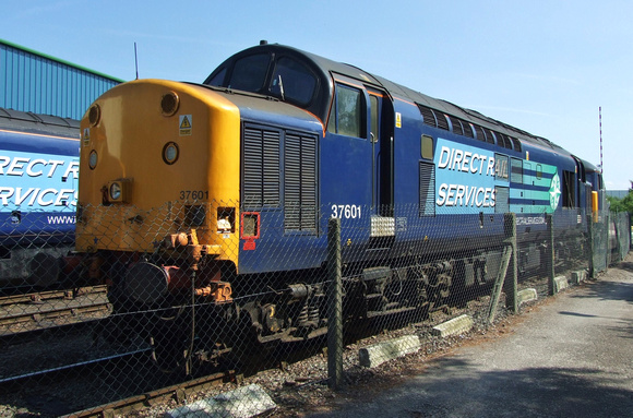 DRS 'Compass' 37601 with 57009