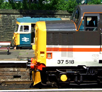 Intercity 37518 and BR Blue 33109